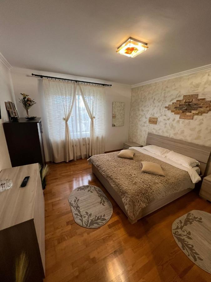 Crina Apartment